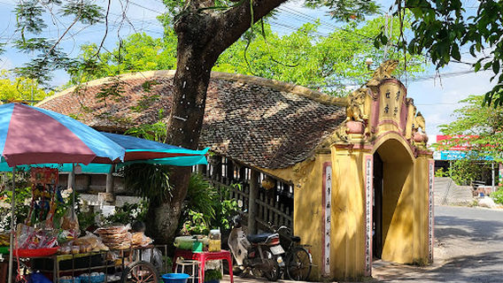 Cầu ngói chùa Lương