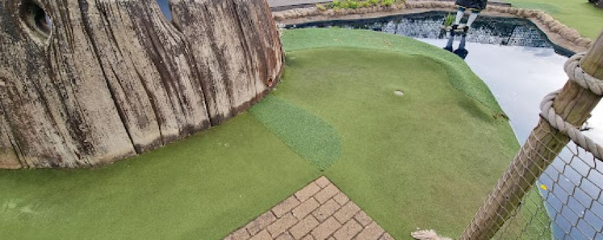 Mr Mulligan's Pirate Golf Nottingham