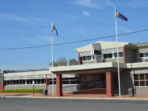 Warren Services Club