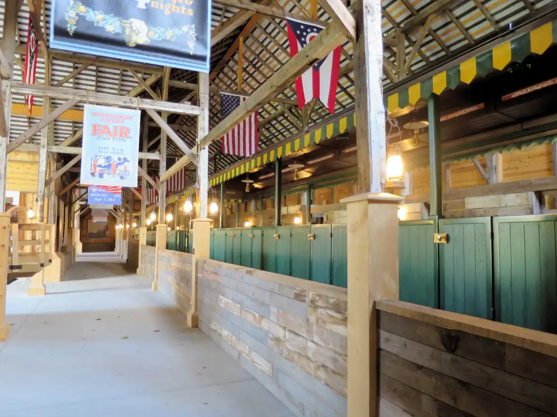 Hotels near Carillon Historical Park
