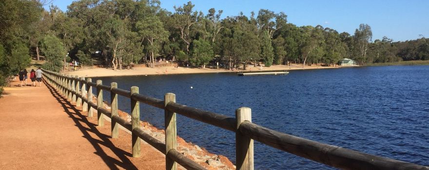 Lake Leschenaultia