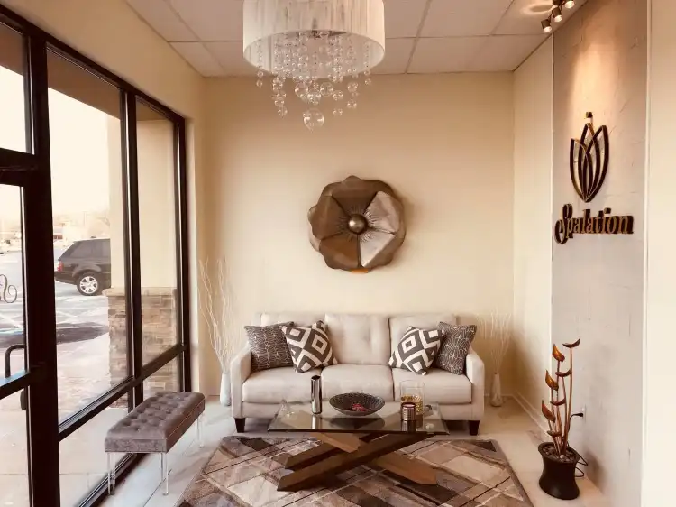 Hotels near Kansas City Zoo & Aquarium