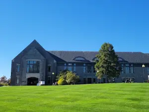 James A. Cannavino Library