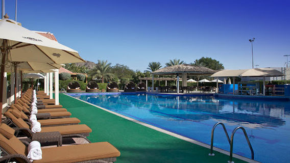 Tennis & Country Club