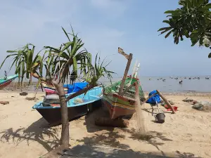 Pantai Kelapa Tuban