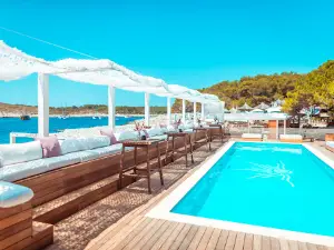 Carpe Diem Beach Hvar