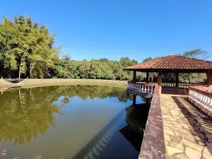 Água Quentes Swimming and Camping