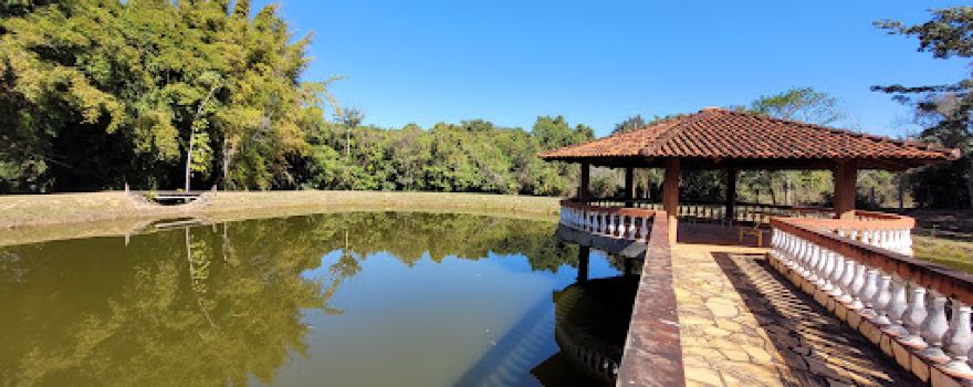 Água Quentes Swimming and Camping