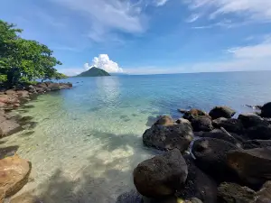 Calamcam White Beach