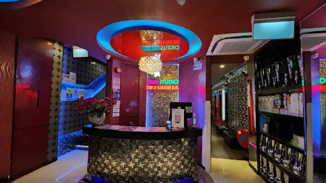 Cash Studio Family Karaoke