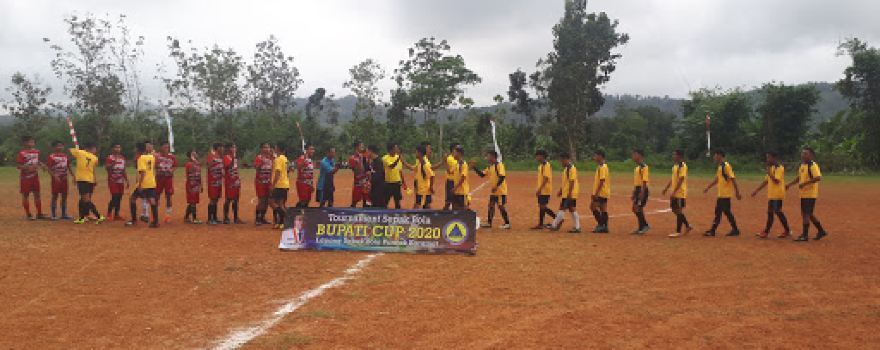 Lapangan Puncak Karamat