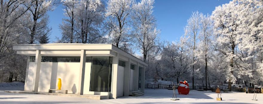 White Gallery