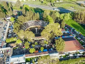 Monument medialuna San Carlos
