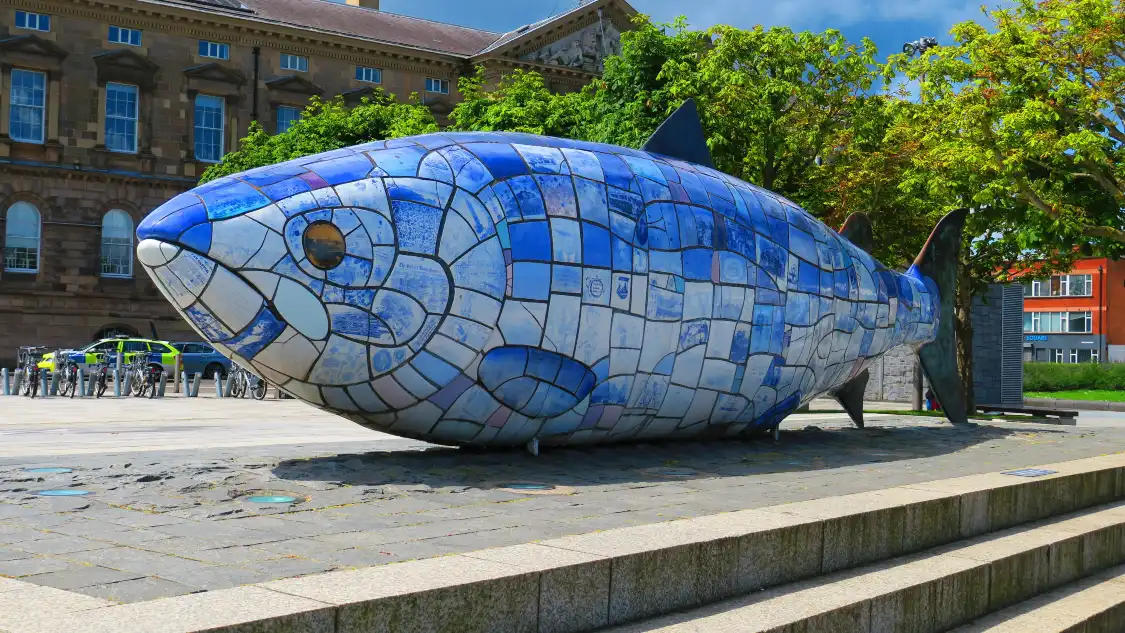 The Big Fish附近的飯店