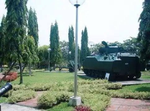 Hotels near Philippine Army Museum Library and Archives