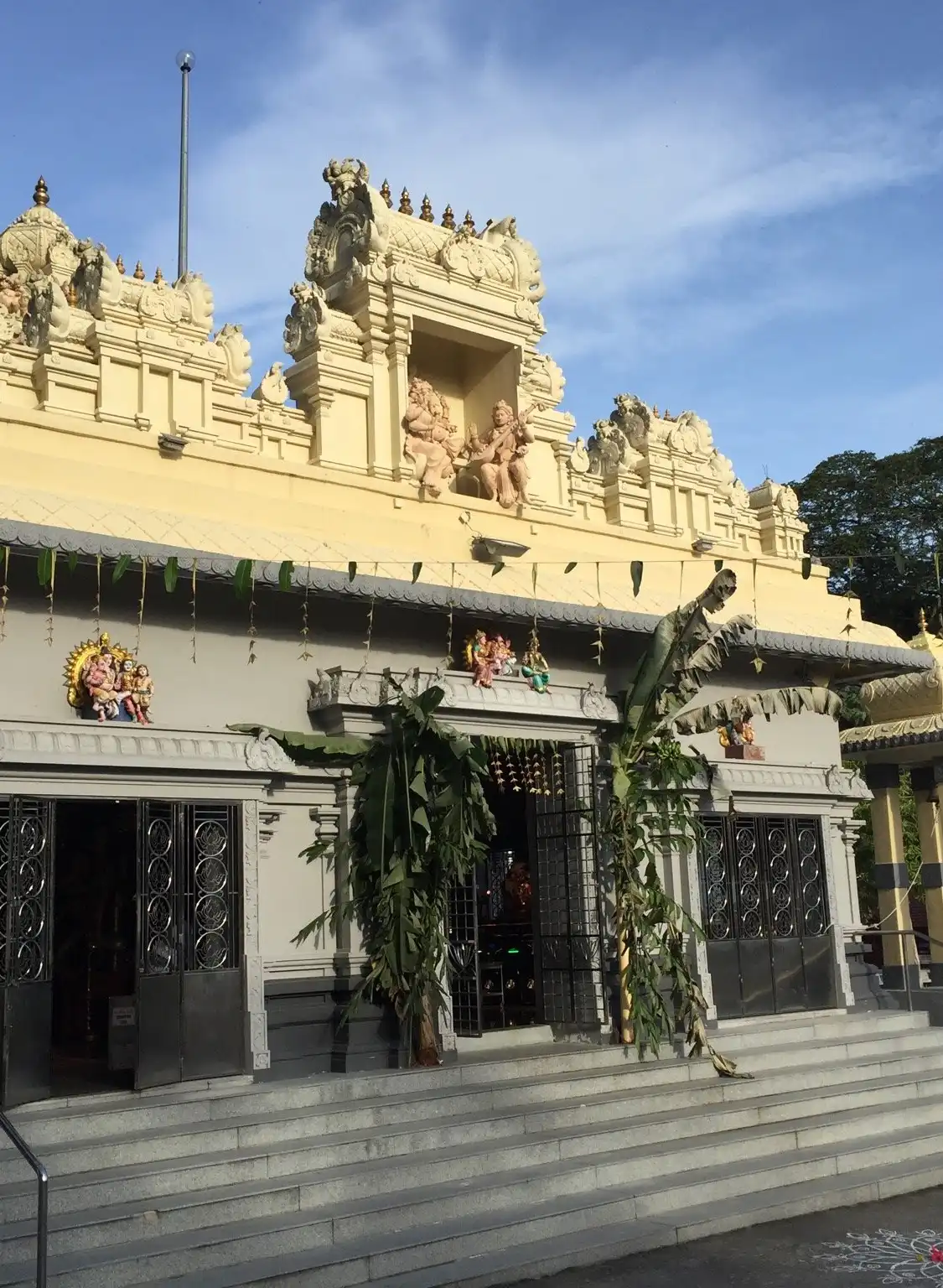 鄰近姆魯甘神廟的酒店