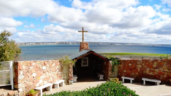 Punta Cuevas (Penrhyn yr Ogofâu) Historical Park