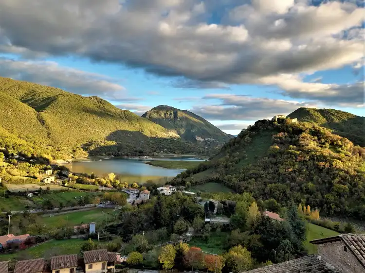 Castel di Tora