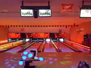 Isle Bowl and Pizza
