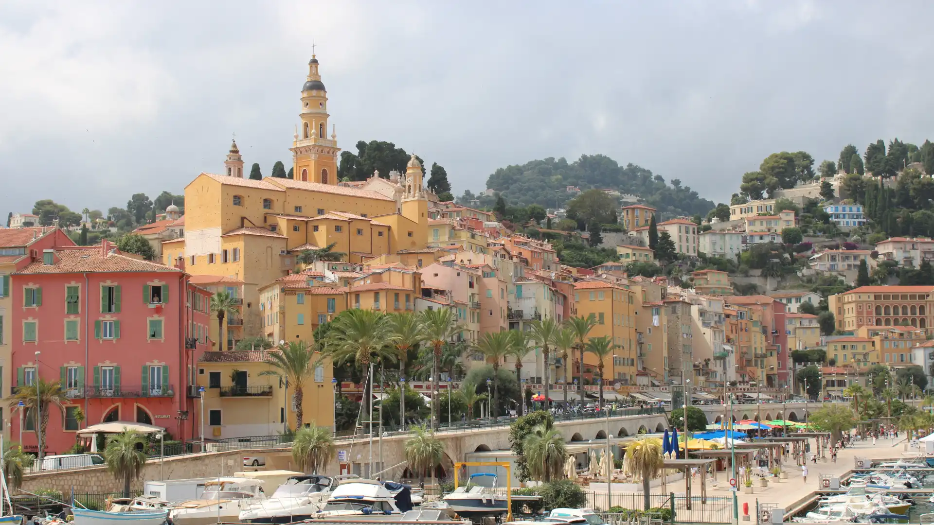 Hotels near Promenade du Soleil