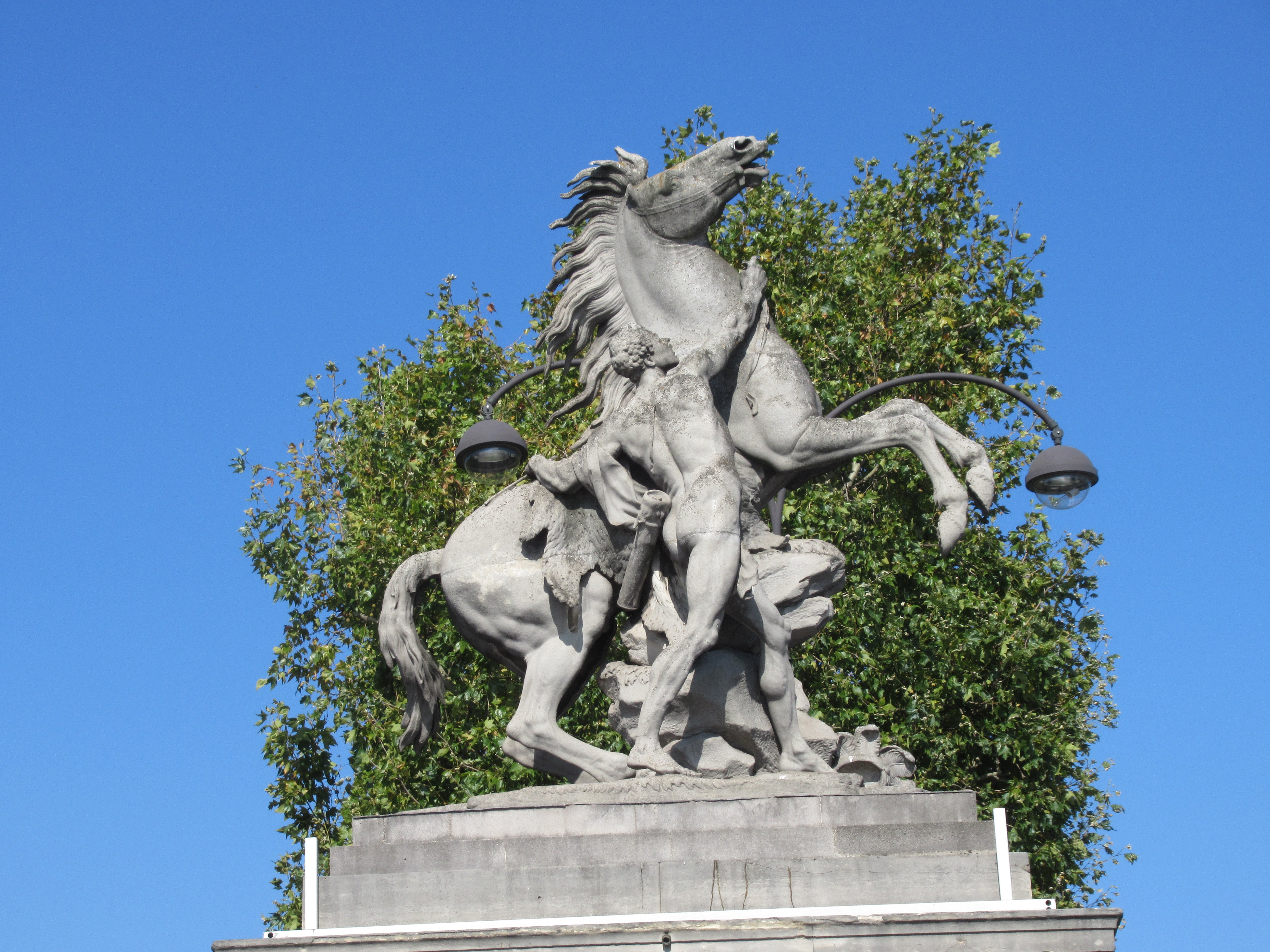 Hotels near Les Chevaux de Marly