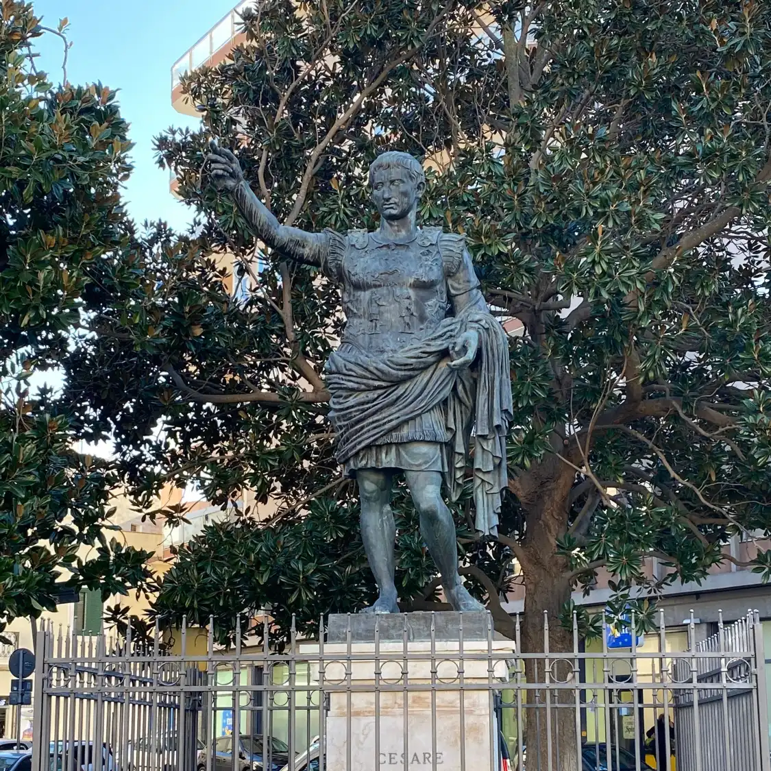 Hotels near Statue of Cesare Augusto Imperatore