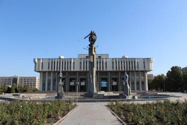 Manas Statue