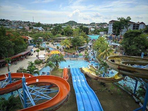 Waterpark Top 100 Batu Aji