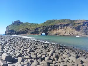 Hole-in-the-Wall