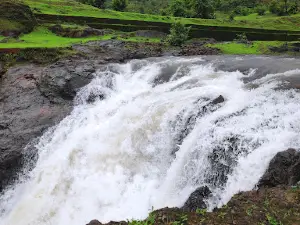 Manoli Waterfall