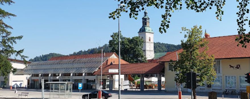 Avtobusna postaja Škofja Loka Alpetour