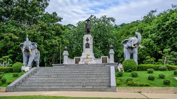 Chakkri National Monument Public Park