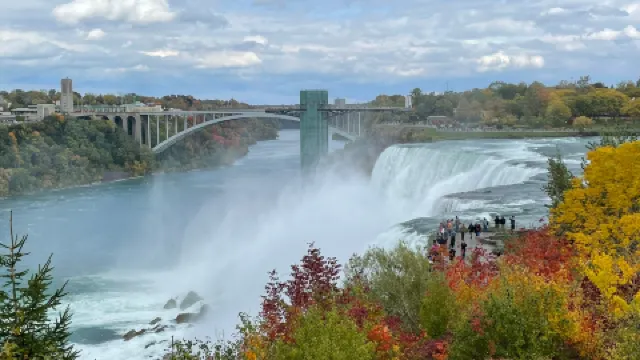 ナイアガラの滝観光ガイド2026年：人気スポット、グルメ、ホテル、天気