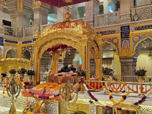 Gurdwara Sis Ganj Sahib