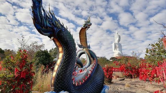 Wat Roi Phra Phutthabat Phu Manorom