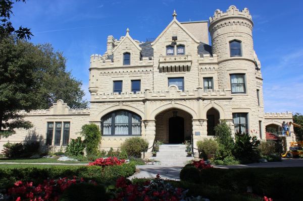 Joslyn Castle & Gardens