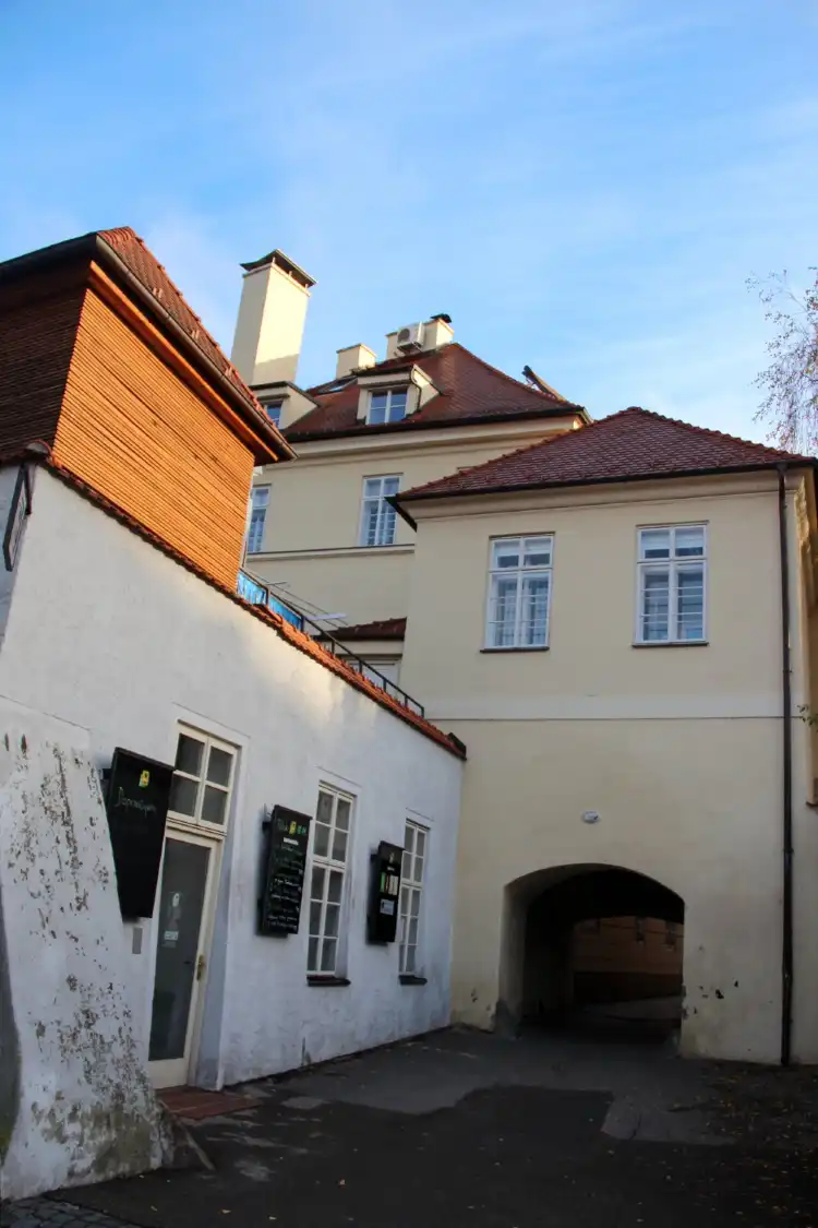Hotels near Salt Gate