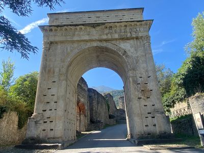 Arco di Augusto