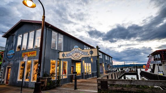 Newport Bay Fishing Pier