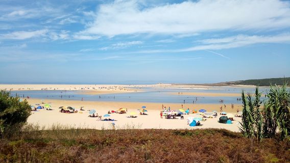 Lagoa de Albufeira Beach