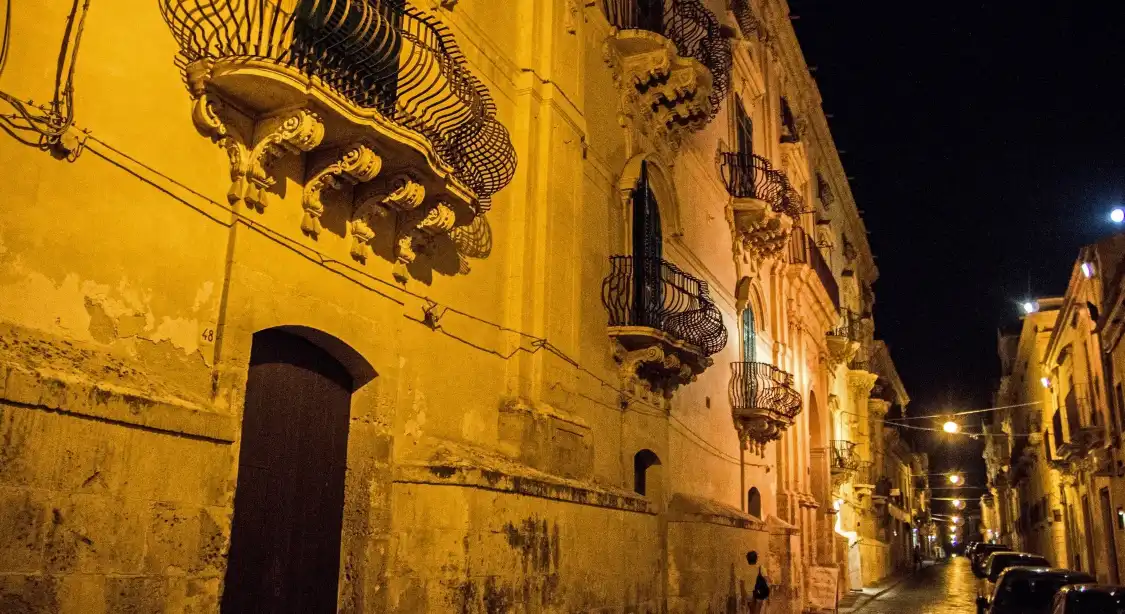 Hotel in zona Via Camillo Benso Conte di Cavour
