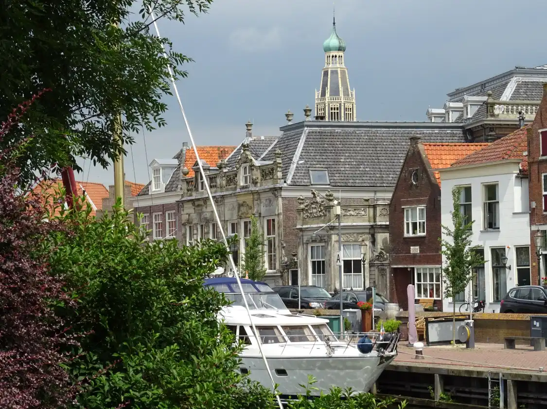 Hotels near Rijksmonument Snouck van Loosenhuis uit 1742