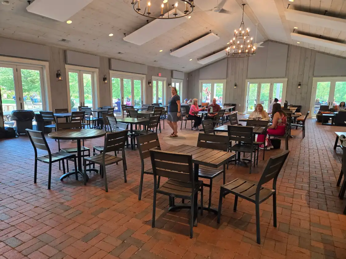 Hotels near Fleetwood Farm Winery