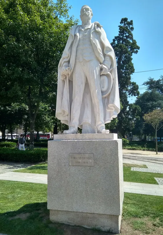 4_Estatua de Ramalho Ortigao