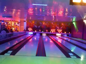 "Strike" bowling