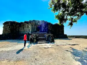 Anandeshwar Temple, Lasur
