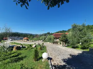 Piscina Parc Măgura Targu Ocna