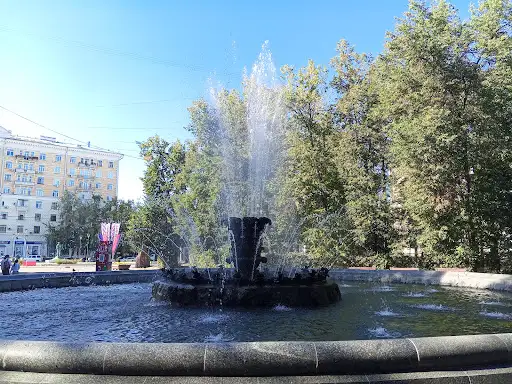 Сквер Каштановая аллея