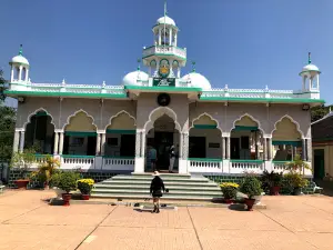 Mubarak Mosque (مسجد المبارك)