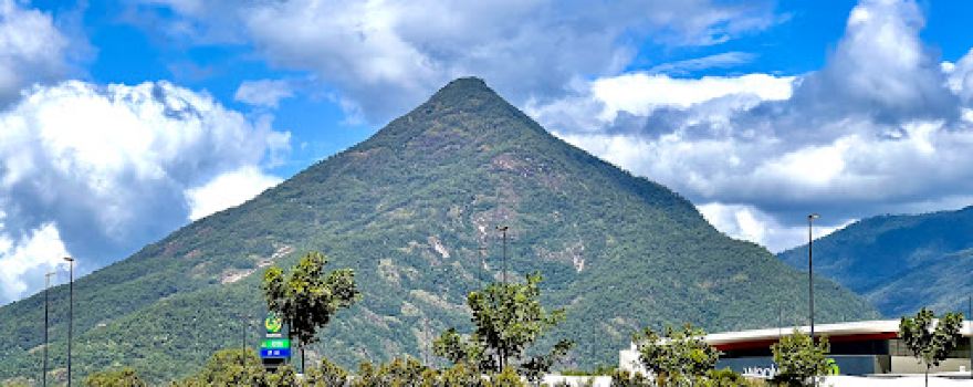 Walshs Pyramid Parking & Walking Track